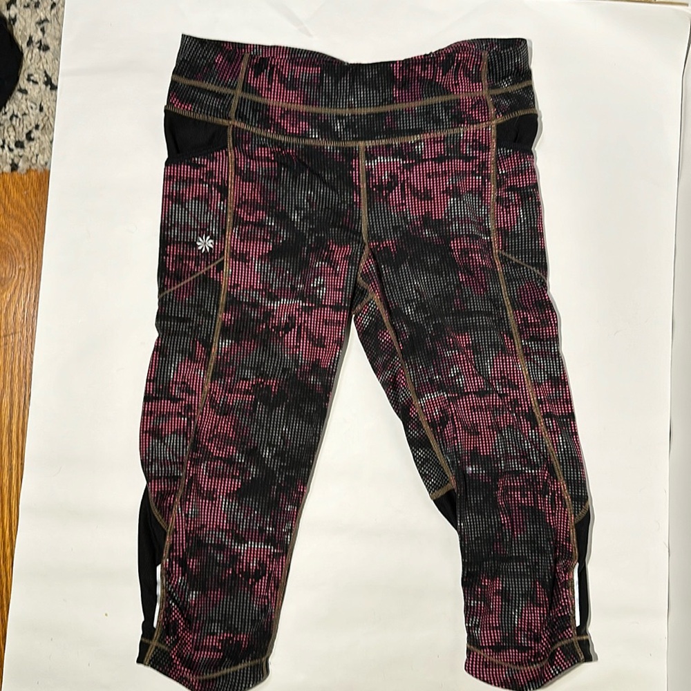 Athleta capri leggings with pockets